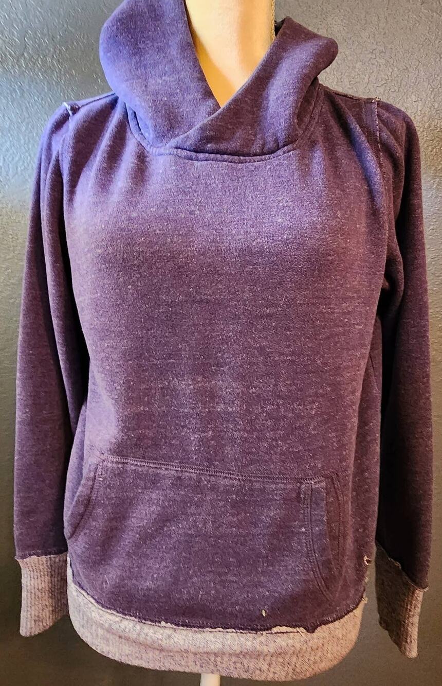 American Eagle Outfitters Women's Purple Cropped Sweatshirt Size Medium